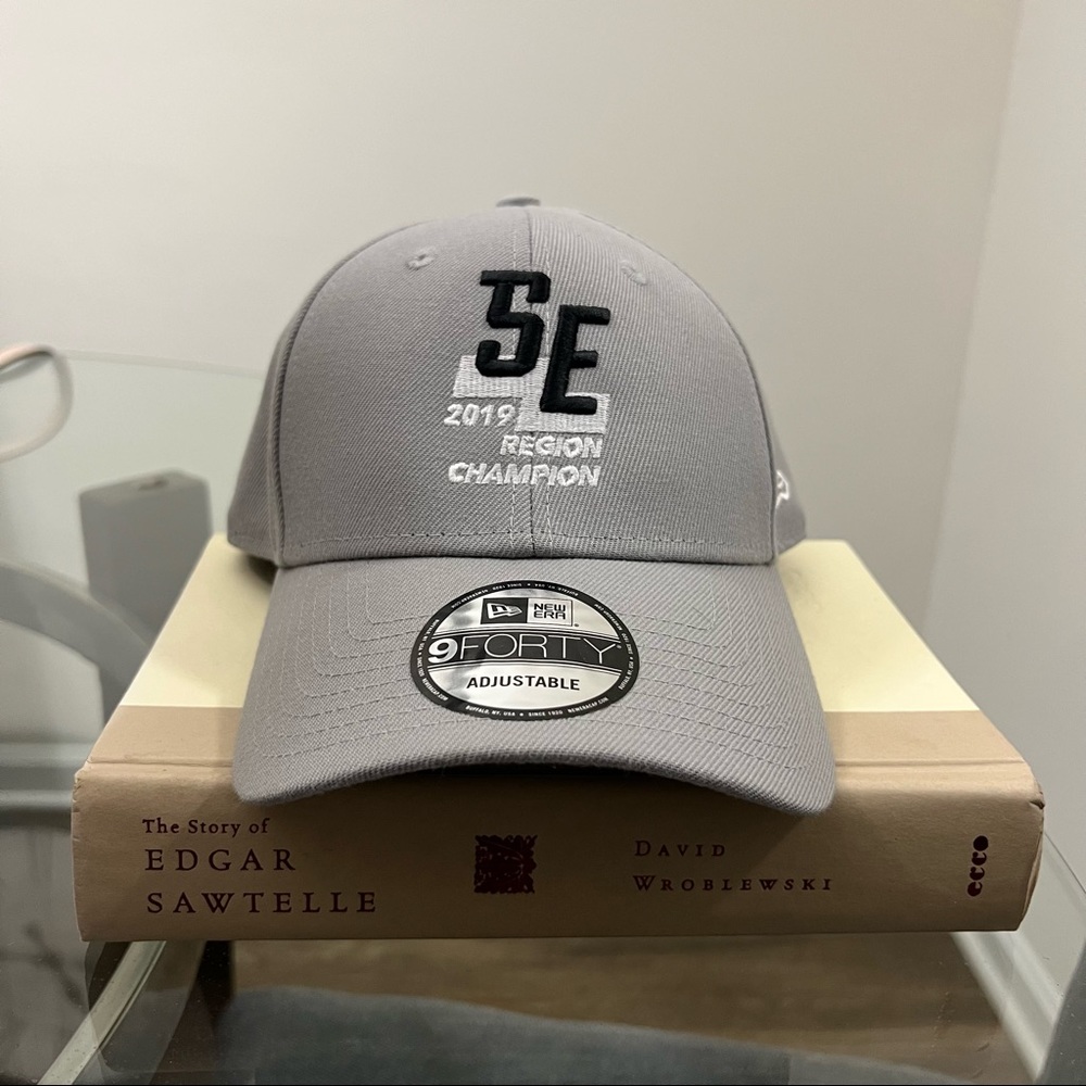 2019 New Era Mens 2019 Regional Championship 9 forty Adjustable Hat.